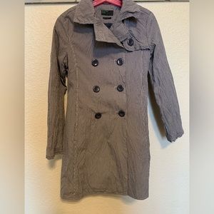 4/$20 Girls Benetton trench or rain coat size 6